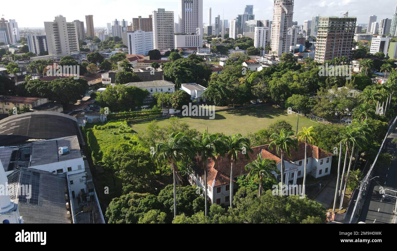 Recife, Brasile. 18th Jan, 2023. Il 3rd febbraio, le istituzioni educative di Pernambuco, il centenario Colégio Americano Batista, sono state messe all'asta per R$41.396,75, ma sono state valutate a R$103.659.150,00. Il college fu fondato nel 1906. Situato a Rua Dom Bosco, n. 1308, nel quartiere di Boa Vista, nella regione centrale di Recife, ha una superficie totale stimata di 35.000 m². Riprese aeree. Credit: João Carlos Mazella/FotoArena/Alamy Live News Foto Stock