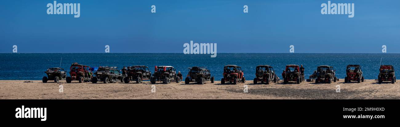 Gruppo di quad sulla spiaggia, Baja California sur, Messico Foto Stock