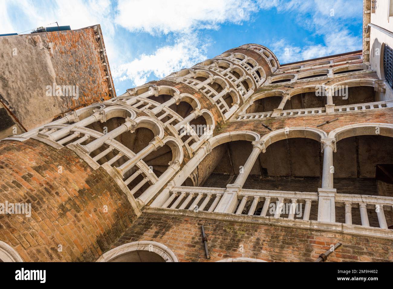 Scala Contarini del Bovolo (Palazzo Contarini del Bovolo) a Venezia. Il Palazzo Contarini del Bovolo è un piccolo palazzo conosciuto con scale a chiocciola. Foto Stock