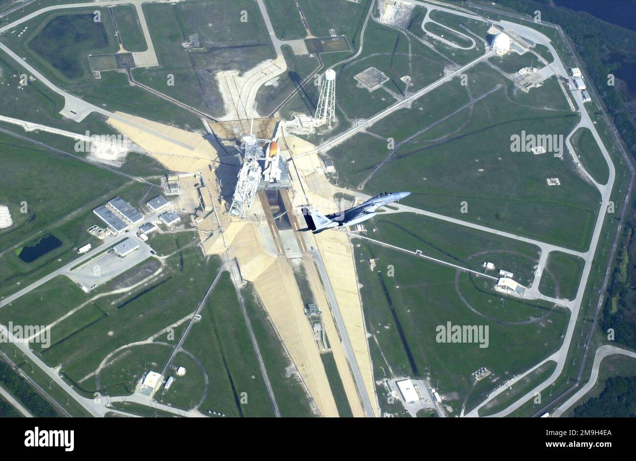 011129-F-1279W-025. Oggetto operazione/Serie: NOBLE EAGLE base: Cape Kennedy Stato: Florida (FL) Paese: Stati Uniti d'America (USA) Scene Major Command mostrato: ACC Foto Stock