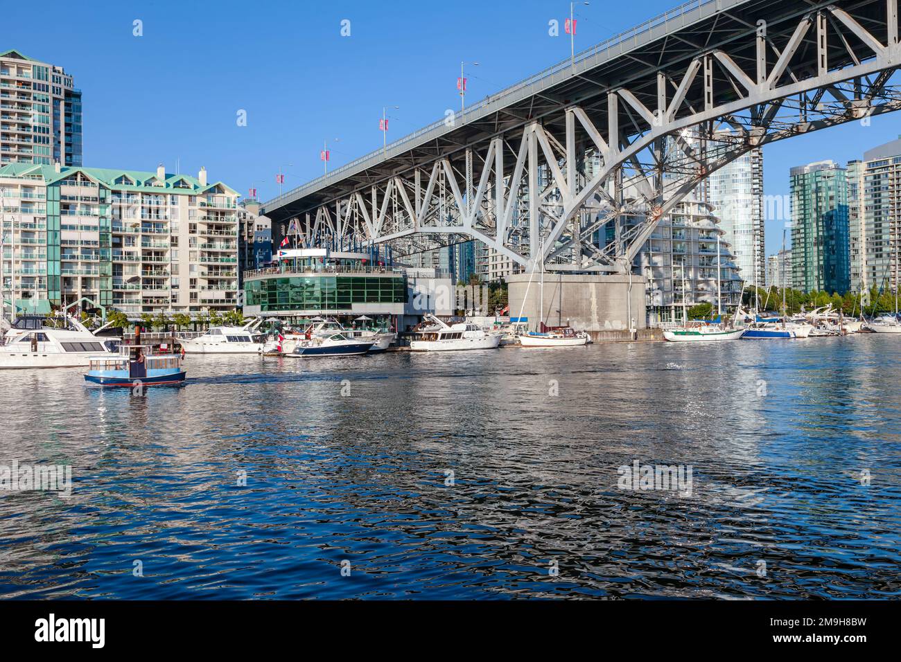 Paesaggio urbano con Burrard Street Bridge, Vancouver, Canada Foto Stock