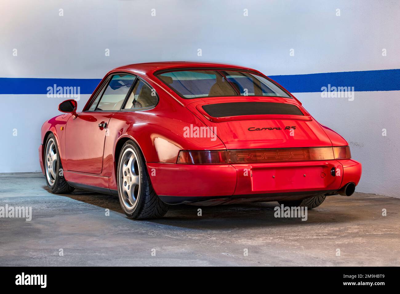 Vista posteriore della Porsche 1992 Carrera 911 RS 3,6-litri Flat-Six auto sportiva rossa Foto Stock