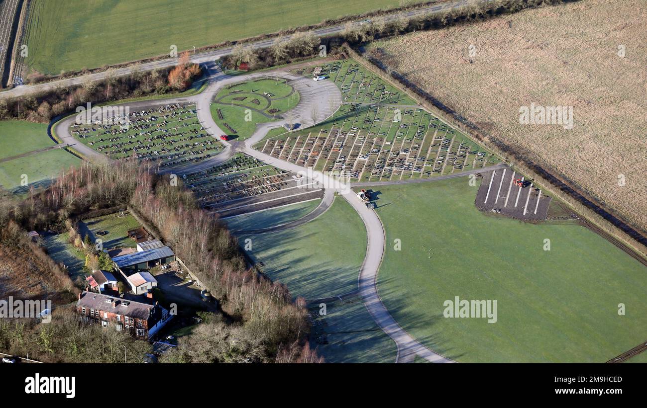 Veduta aerea del cimitero di Whinmoor, Leeds 14 Foto Stock