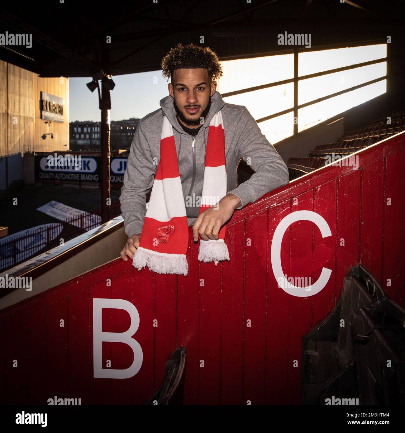 Barry si informa per Barnsley su un accordo di 3,5 anni a Oakwell, Barnsley, Regno Unito. 18th Jan, 2023. (Foto di Mark Cosgrove/News Images) a Barnsley, Regno Unito, il 1/18/2023. (Foto di Mark Cosgrove/News Images/Sipa USA) Credit: Sipa USA/Alamy Live News Foto Stock