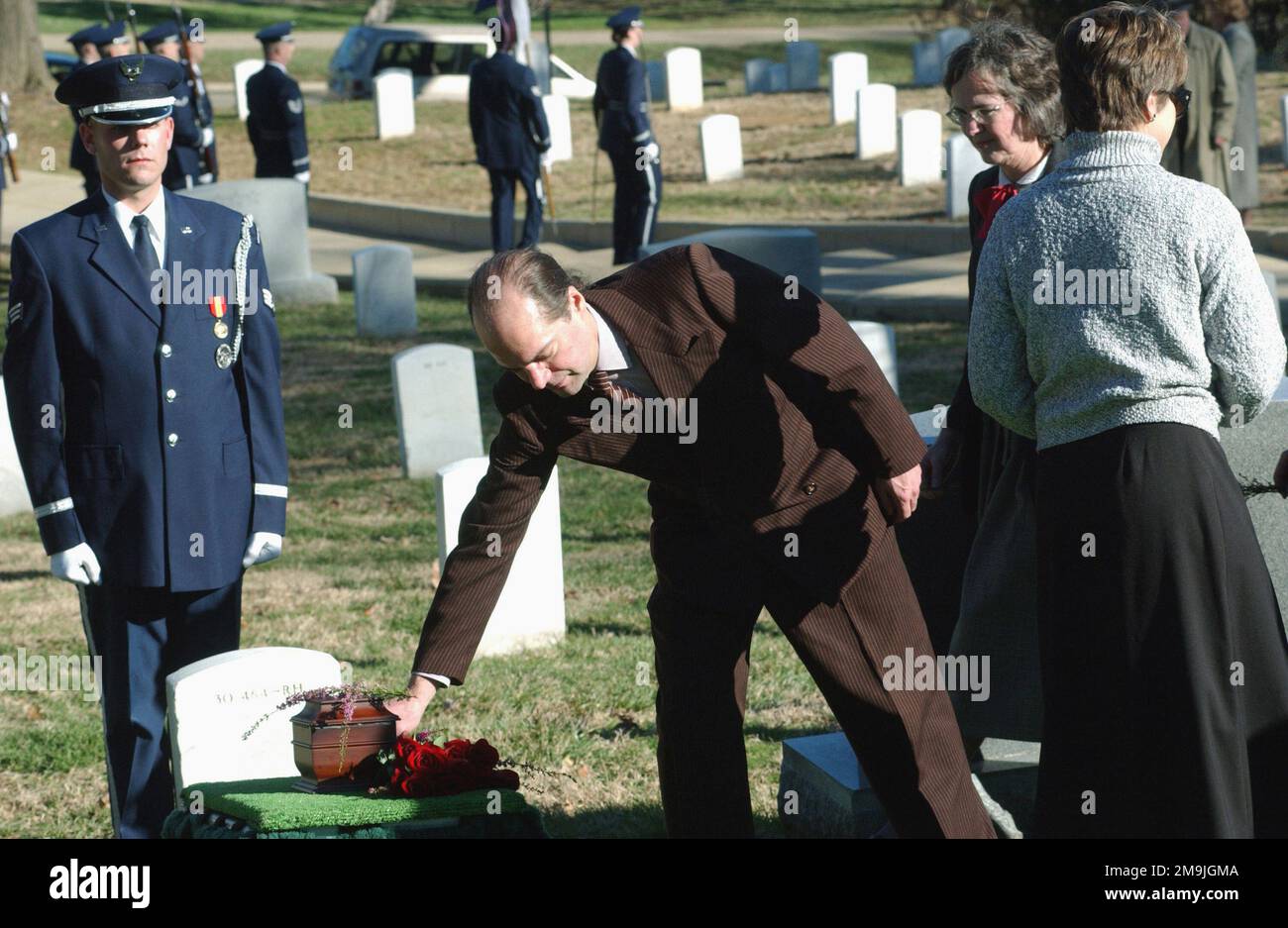 us-air-force-usaf-honor-guardsmen-senior-airman-sra-jeremiah