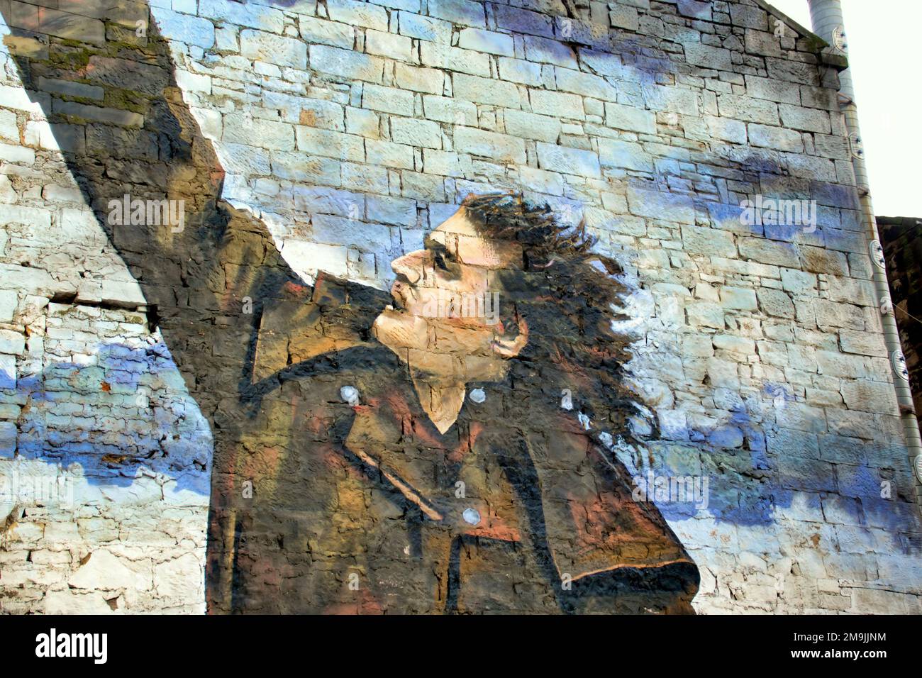 Primo piano del murale di Billy Connolly dr Connolly presumo di Jack Vettriano Foto Stock