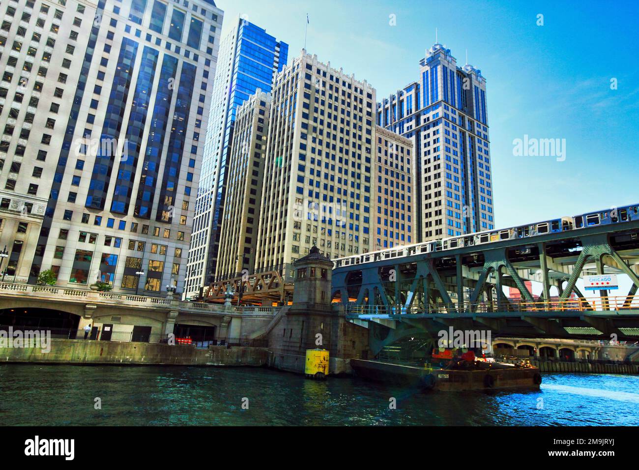 Ponte della metropolitana sul fiume, Chicago Transit, Chicago, Illinois, USA Foto Stock