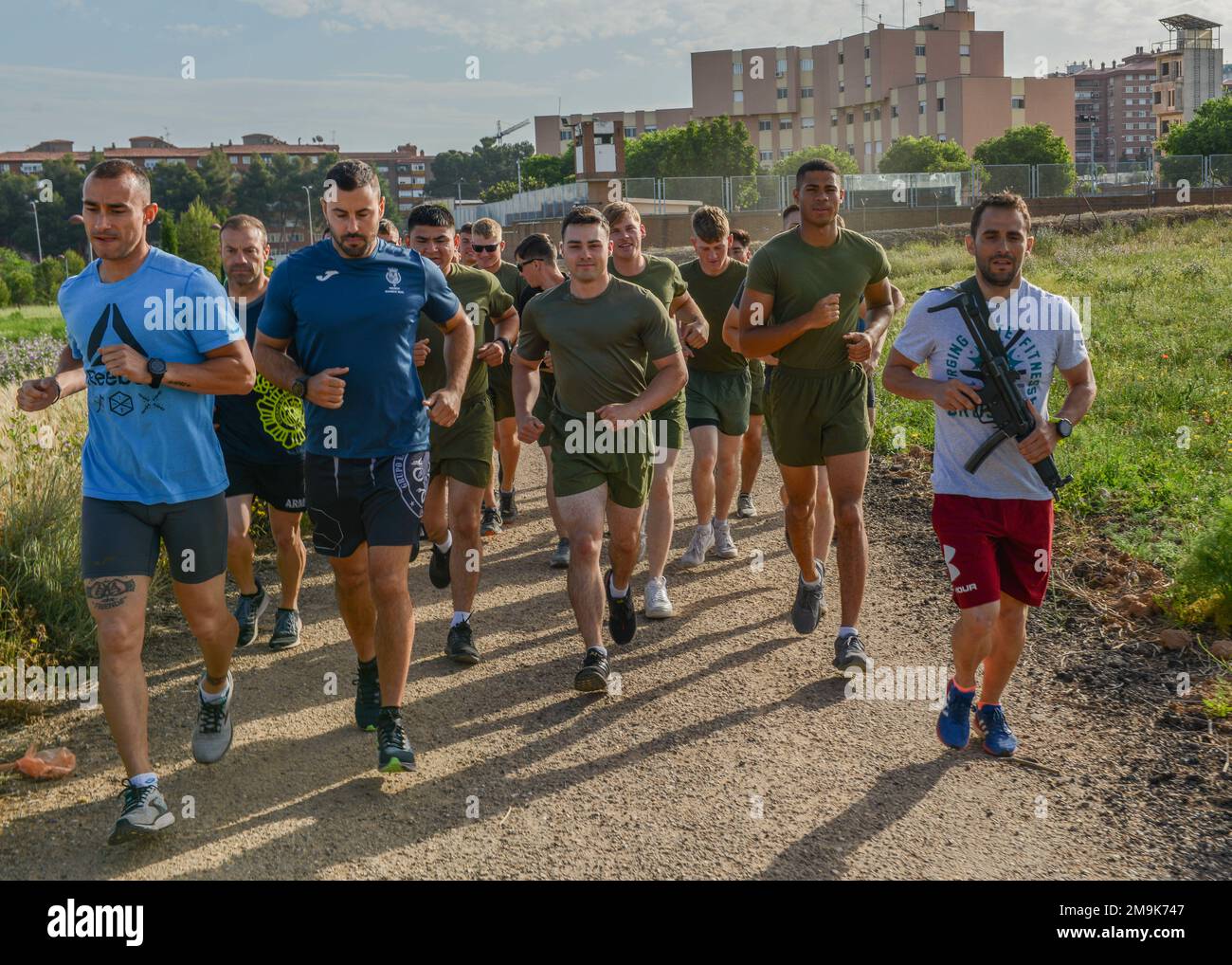 U. S. Marines, con la Fleet Anti-Terrorism Security Team Company Europe (FASTEUR), si è unita ai membri del Grupo Especial de Operaciones (GEO) della polizia nazionale spagnola, 19 maggio 2022. FASTEUR è distribuito negli Stati Uniti Naval Forces Europe area of Operations, impiegato dagli Stati Uniti Sesta flotta per difendere gli interessi degli Stati Uniti, alleati e partner. Foto Stock