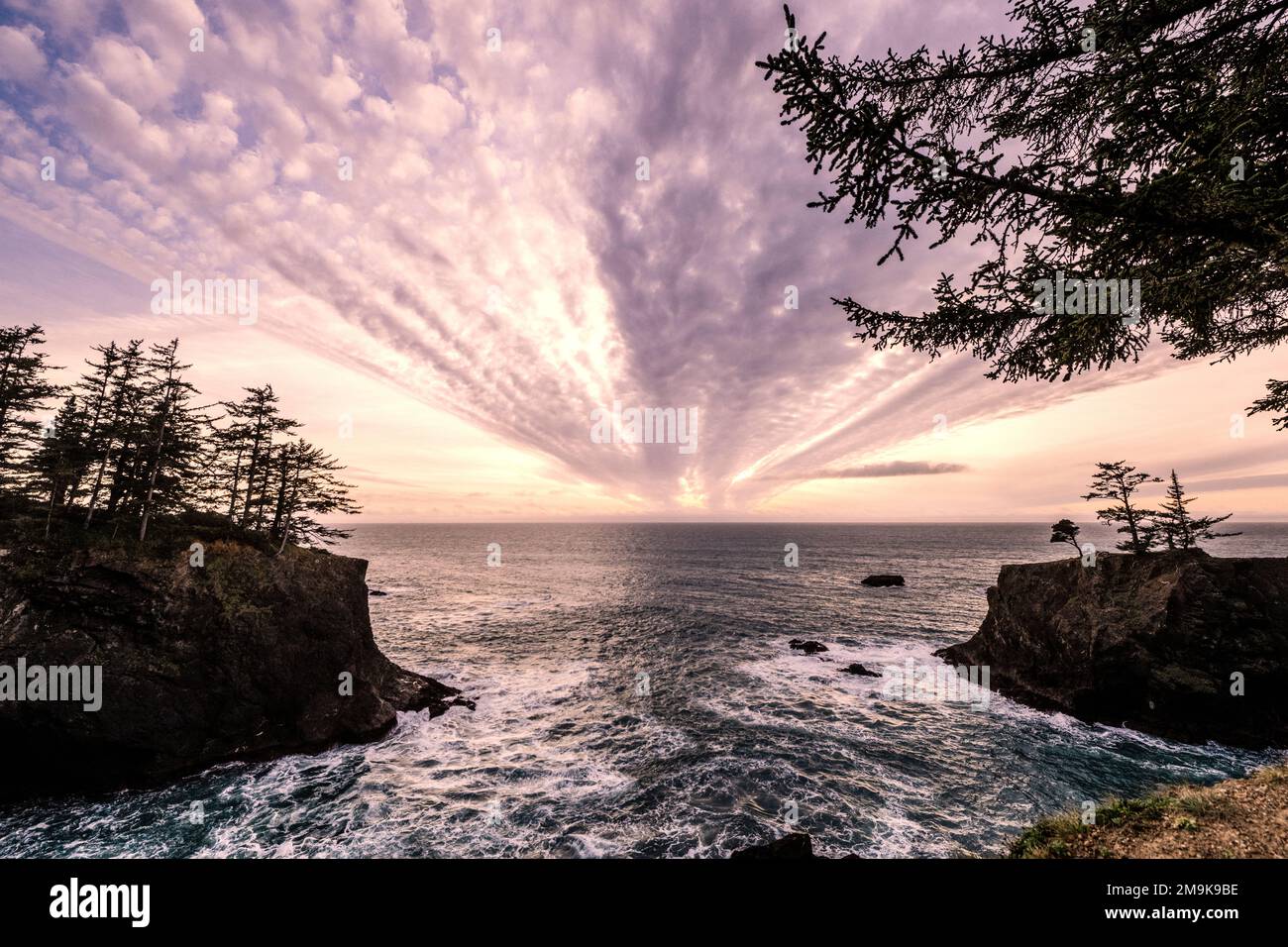 Sunset, Samuel H. Boardman state Scenic Corridor, Oregon, USA Foto Stock