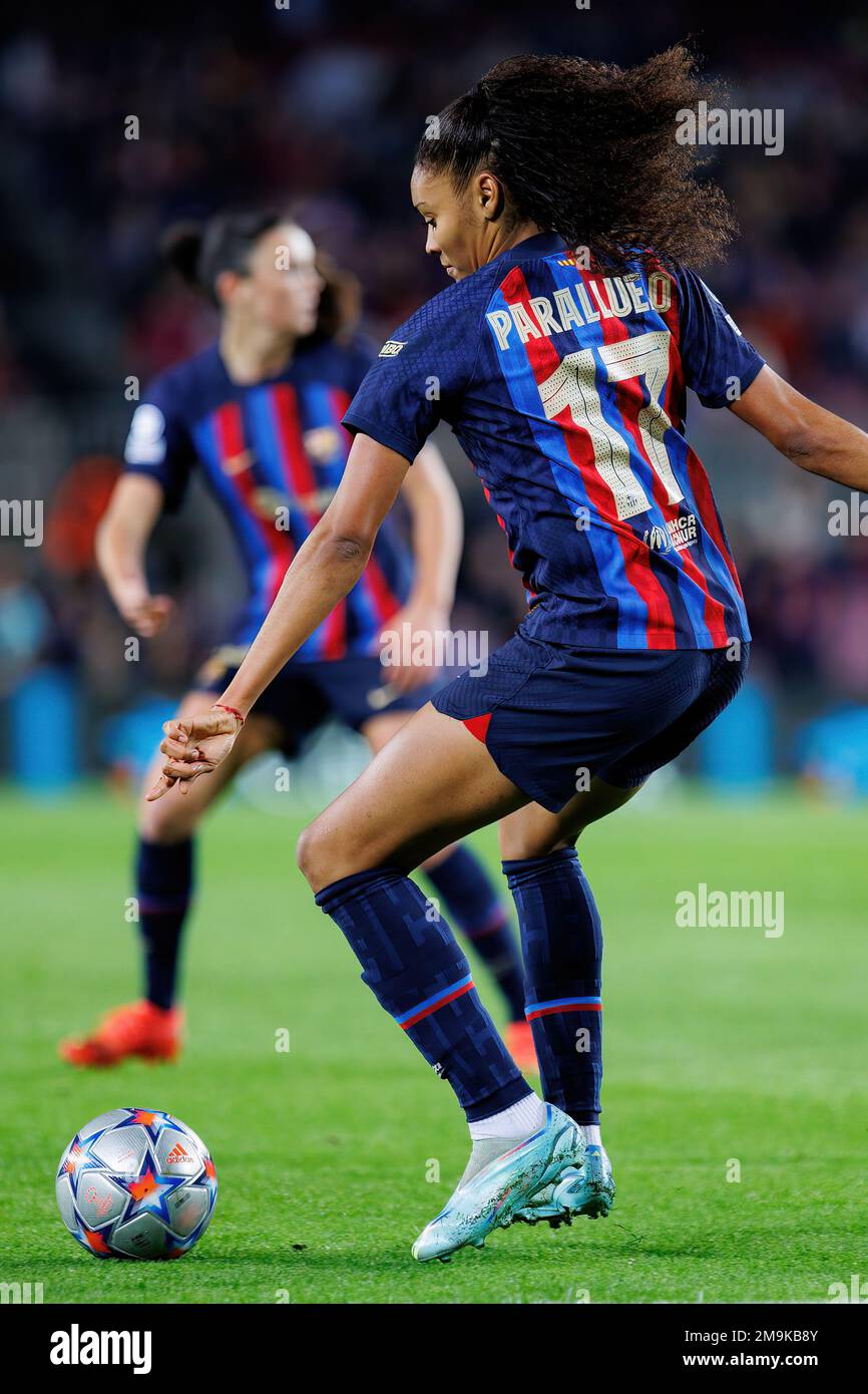 BARCELLONA - DEC 21: Salma Paralluelo in azione durante la partita della UEFA Women's Champions League tra il FC Barcelona e il FC Rosengard alla Spotify Cam Foto Stock