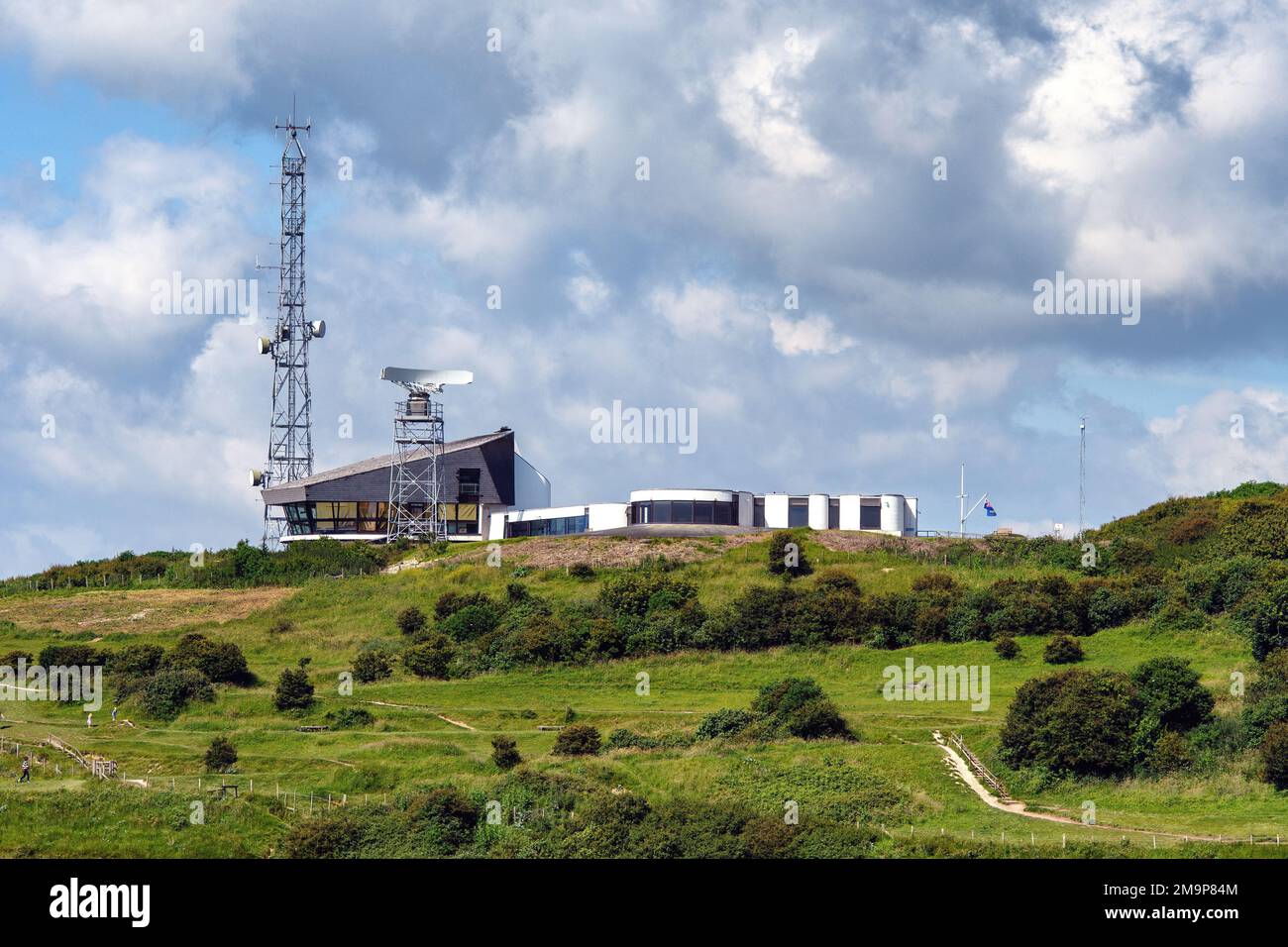 La stazione di dover dell'Agenzia marittima e della guardia costiera monitora il traffico che attraversa lo stretto di dover, una delle rotte di navigazione più trafficate al mondo. Foto Stock
