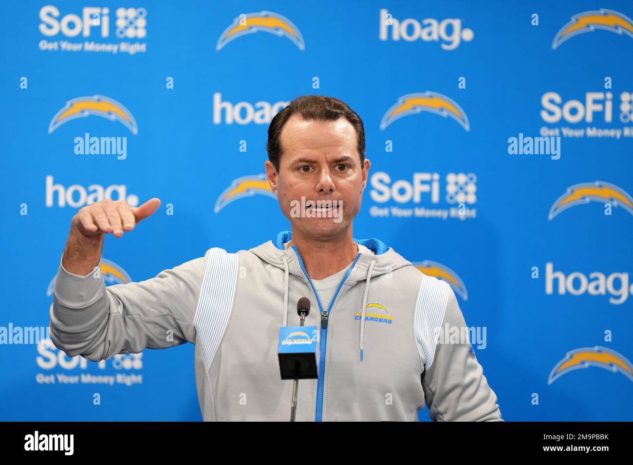 Brandon Staley, allenatore dei Los Angeles Chargers, parla a una conferenza stampa, mercoledì 18 gennaio 2023, a Costa Mesa, calib. Foto Stock