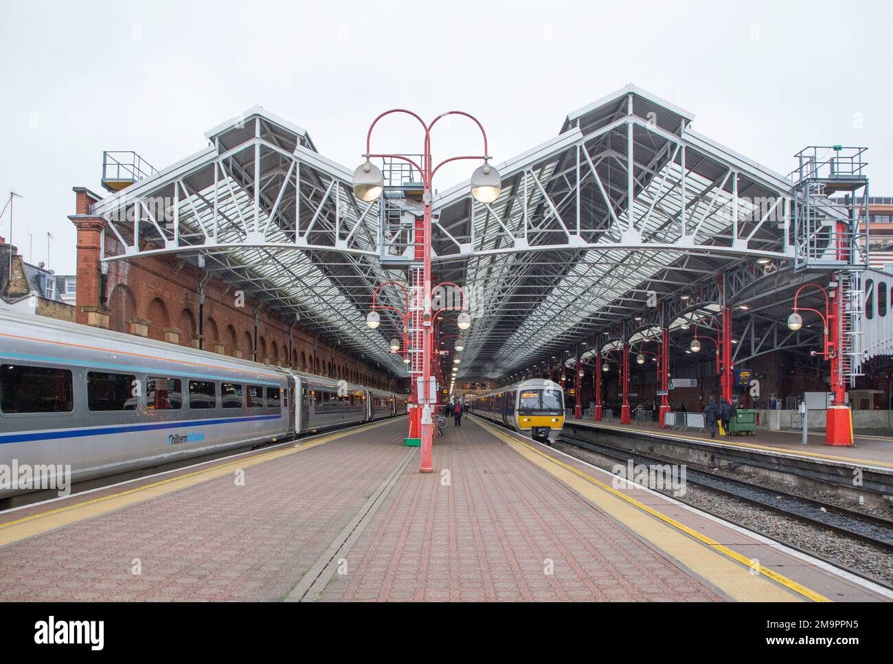 Treni della stazione di Marylebone di Londra e Chiltern Railways Foto Stock
