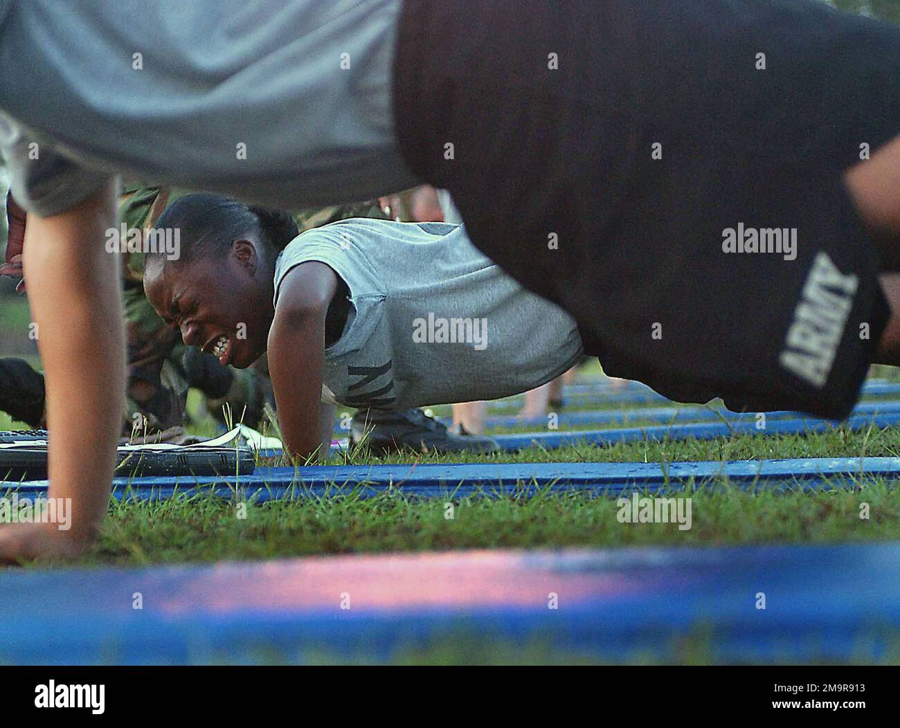 030711-F-4692S-037. Base: Fort Jackson Stato: South Carolina (SC) Nazione: Stati Uniti d'America (USA) Foto Stock