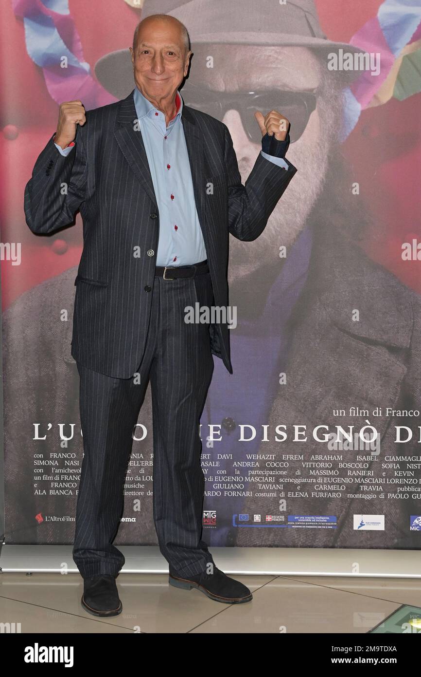 Roma, Italia. 18th Jan, 2023. Pippo Franco partecipa al tappeto rosso del film 'l'uomo che disegnò Dio' al Cinema Adriano. Credit: SOPA Images Limited/Alamy Live News Foto Stock
