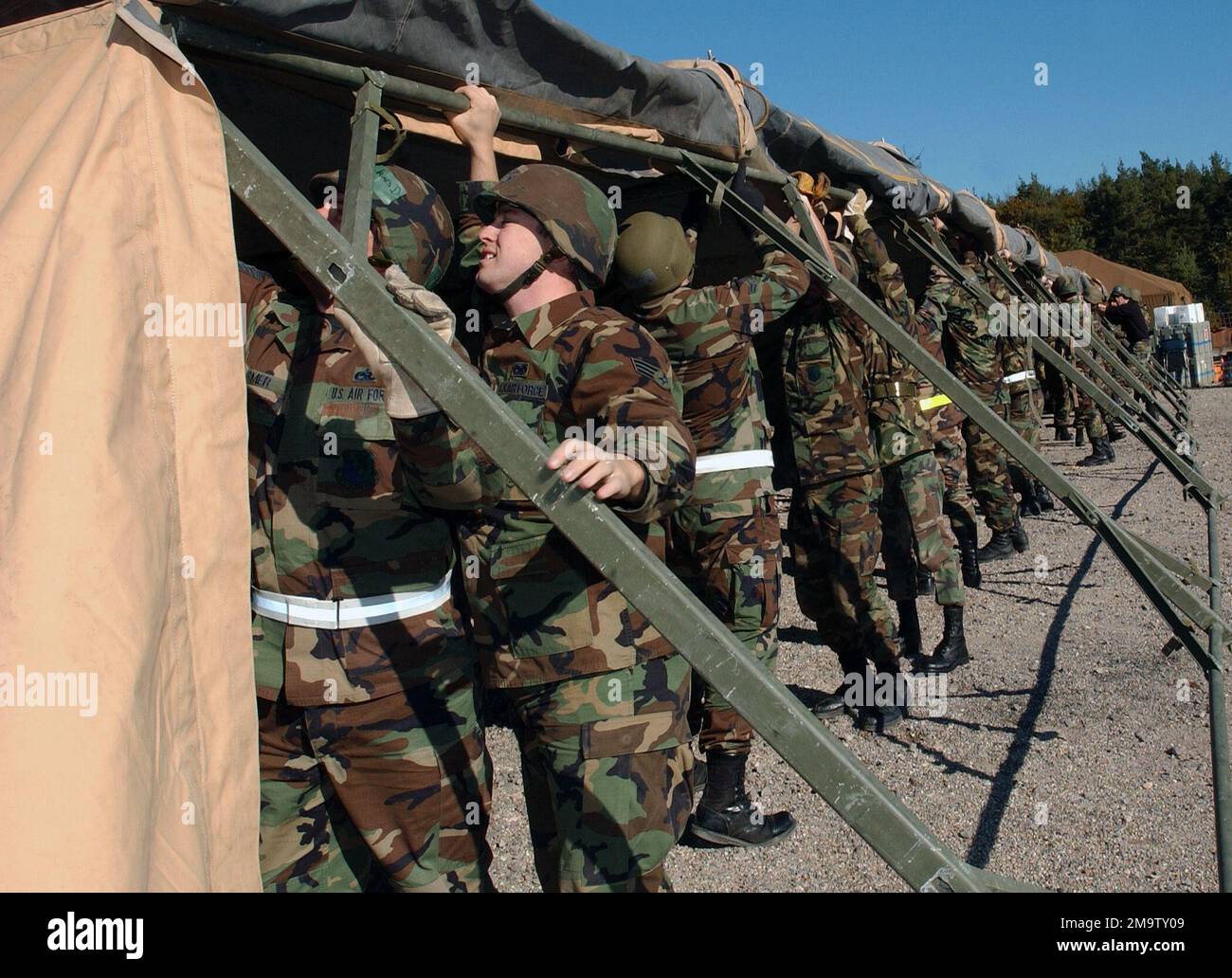 031015-F-9105A-015. Base: Ramstein Air base Stato: Rheinland-Pfalz Paese: Deutschland / Germania (DEU) scena comando principale mostrato: USAFE Foto Stock