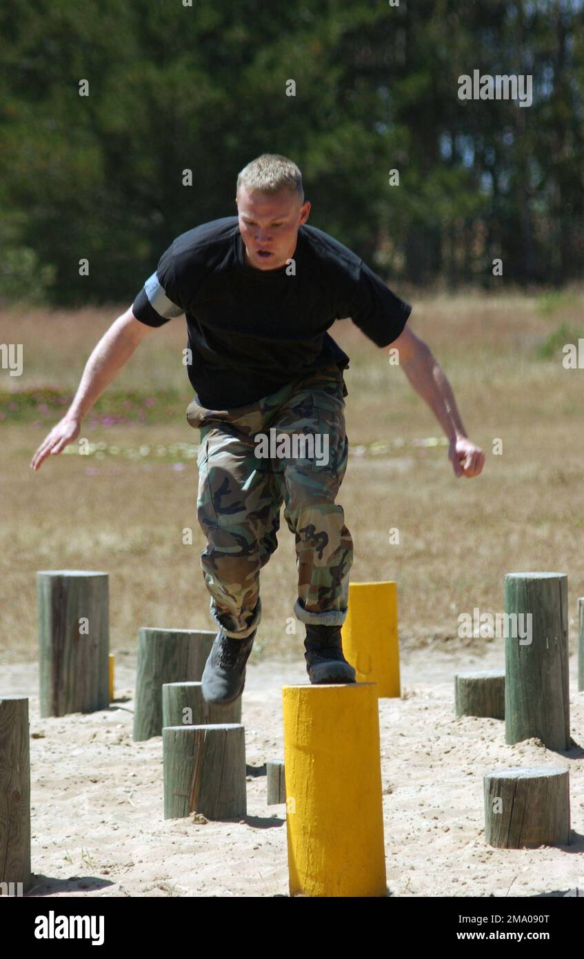 040505-F-6665C-013. Base: Vandenberg Air Force base Stato: California (CA) Paese: Stati Uniti d'America (USA) scena comando maggiore mostrato: AFSPC Foto Stock