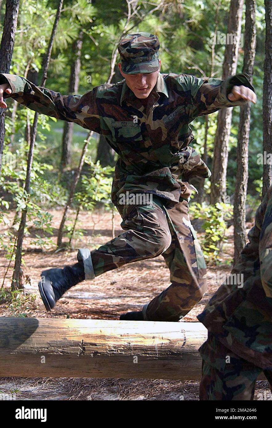 030711-F-4692S-009. Base: Fort Jackson Stato: South Carolina (SC) Nazione: Stati Uniti d'America (USA) Foto Stock