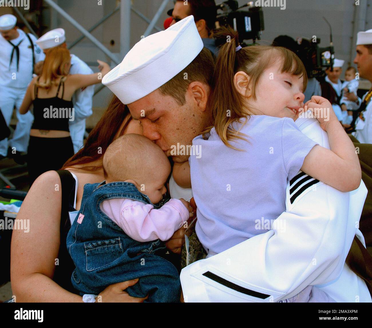 041024-N-7397A-044. Base: Naval Station, San Diego Stato: California (CA) Paese: Stati Uniti d'America (USA) Foto Stock