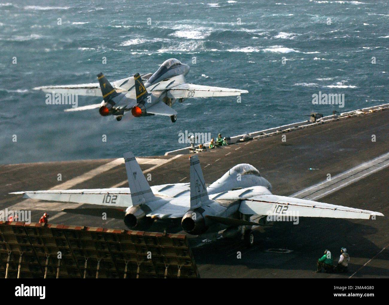 041123-N-5345W-015. Base: USS Harry S. Truman (CVN 75) Foto Stock