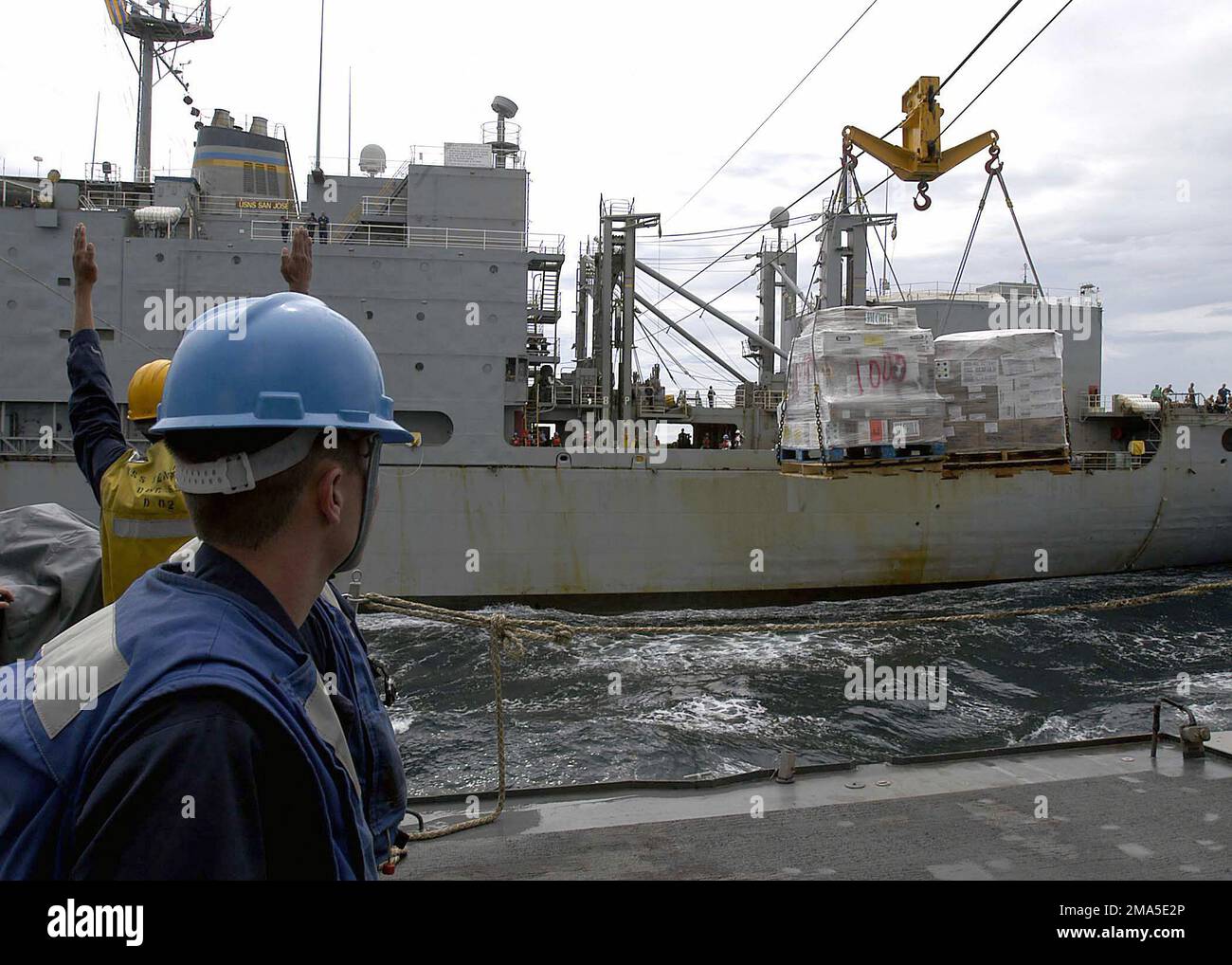 050108-N-9079D-081. Base: USS Benfold (DDG 65) Nazione: Oceano Indiano (CIO) Foto Stock