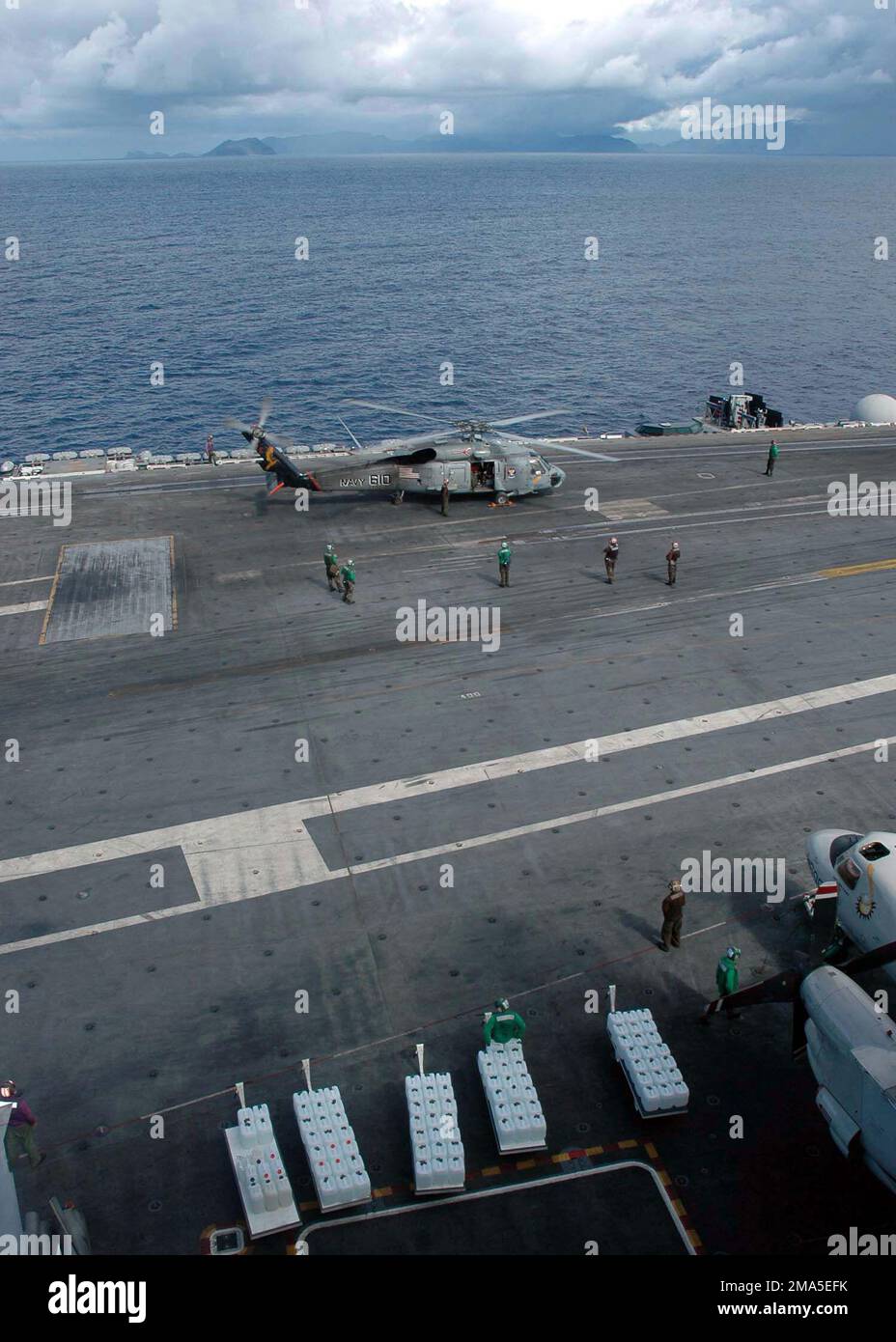 050109-N-9293K-026. Base: USS Abraham Lincoln (CVN 72) Nazione: Oceano Indiano (IOC) scena comando maggiore mostrato: SH-60F Helo DI HS-2 Foto Stock