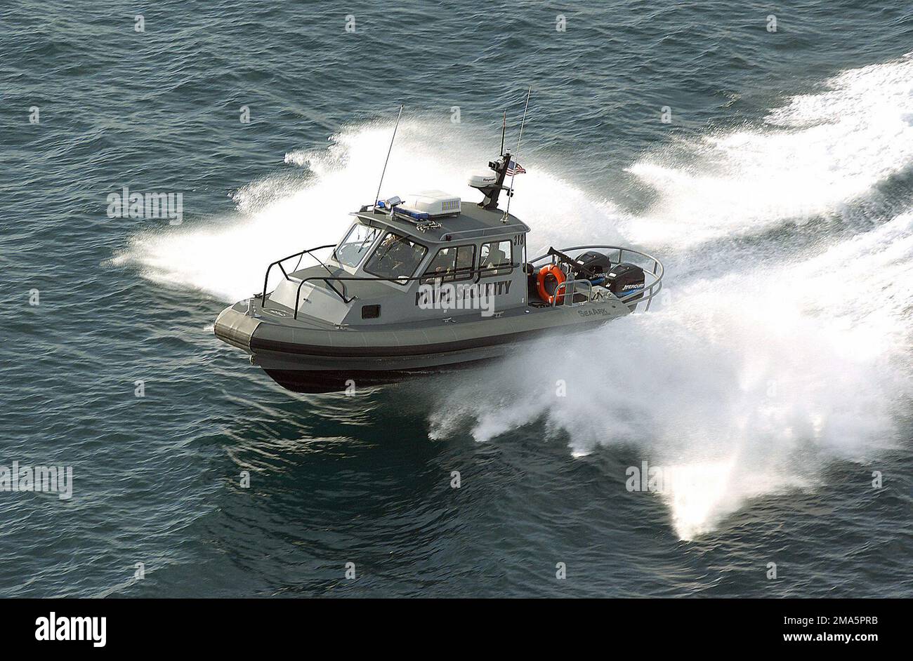 050205-N-4776G-053. Base: San Diego Bay Stato: California (CA) Paese: Stati Uniti d'America (USA) Foto Stock