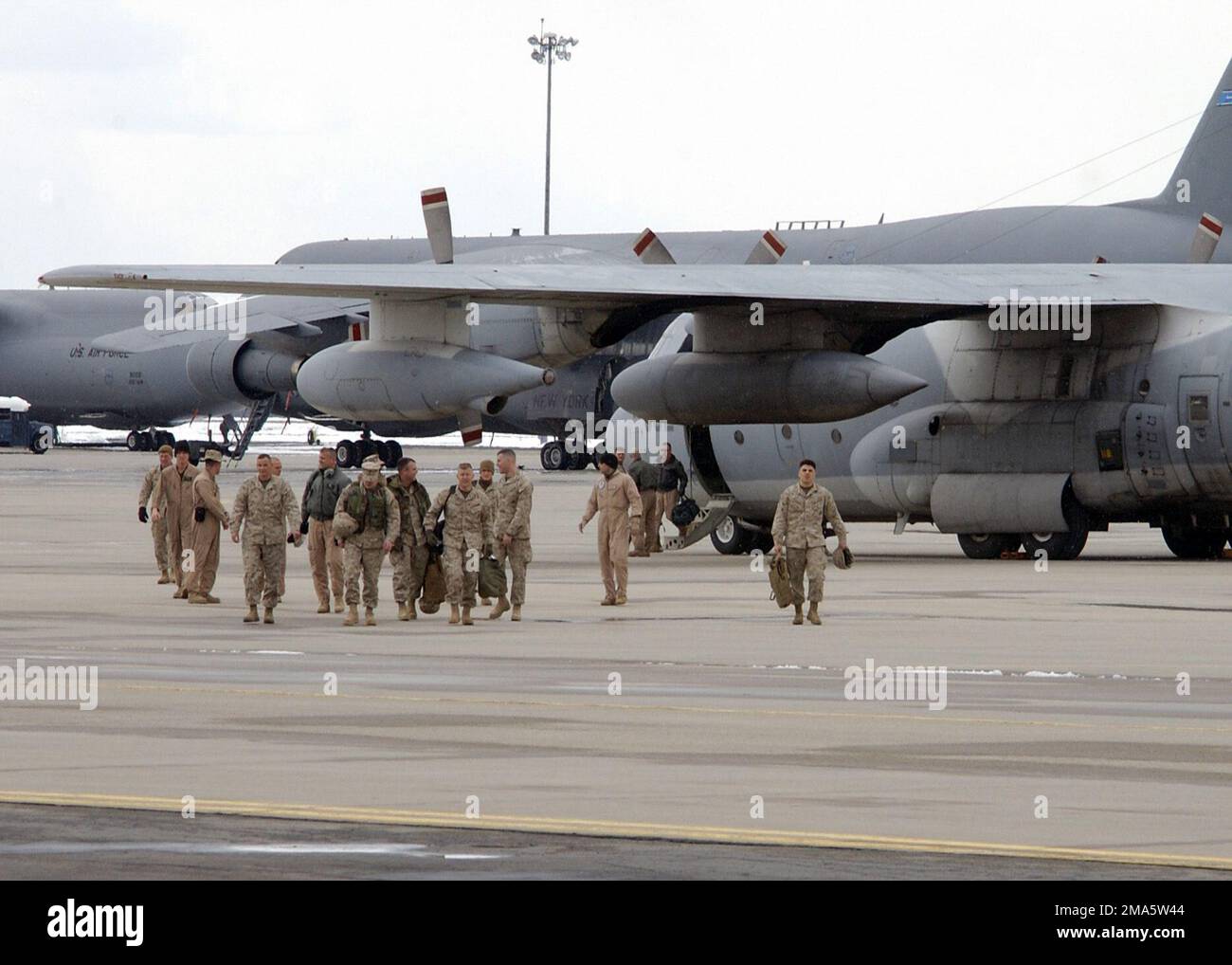 050225-F-6761G-021. Base: Stewart Air National Guard base Stato: New York (NY) Paese: Stati Uniti d'America (USA) Foto Stock