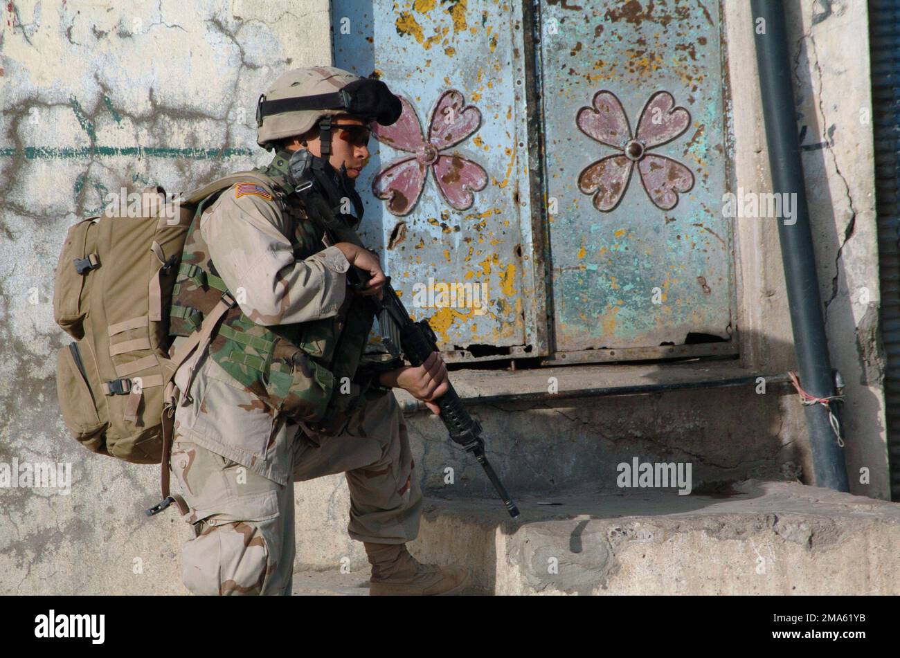 050418-A-2611R-007. Base: Mosul Paese: Iraq (IRQ) Scene Major Command mostrato: 2-14(SBCT) Foto Stock