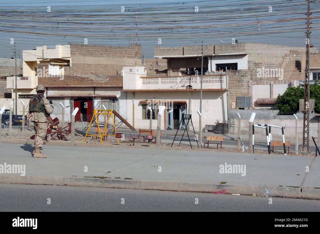 050418-A-2611R-023. Base: Mosul Paese: Iraq (IRQ) Scene Major Command mostrato: 2-14(SBCT) Foto Stock