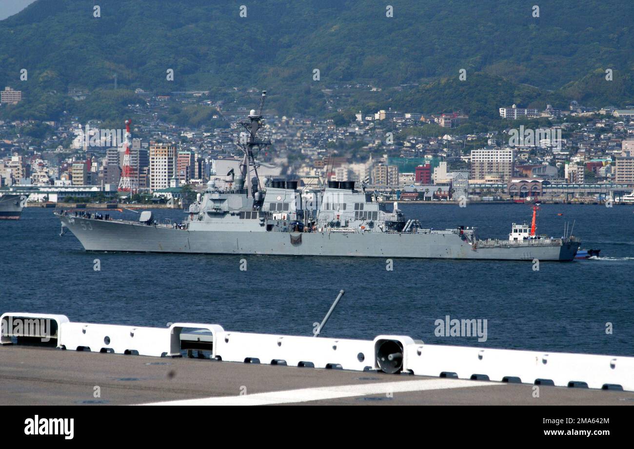 050517-N-2385R-071. Base: Sasebo Nazione: Giappone (JPN) Foto Stock