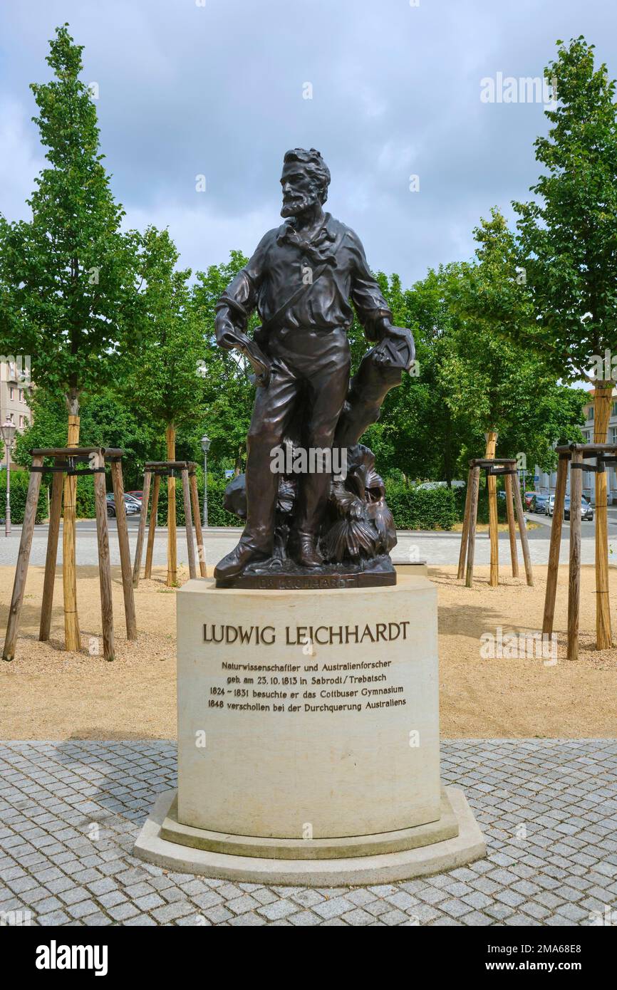 Statua in bronzo di Ludwig Leichhardt, scienziato naturale ed esploratore australiano, Cottbus, Brandeburgo, Germania Foto Stock