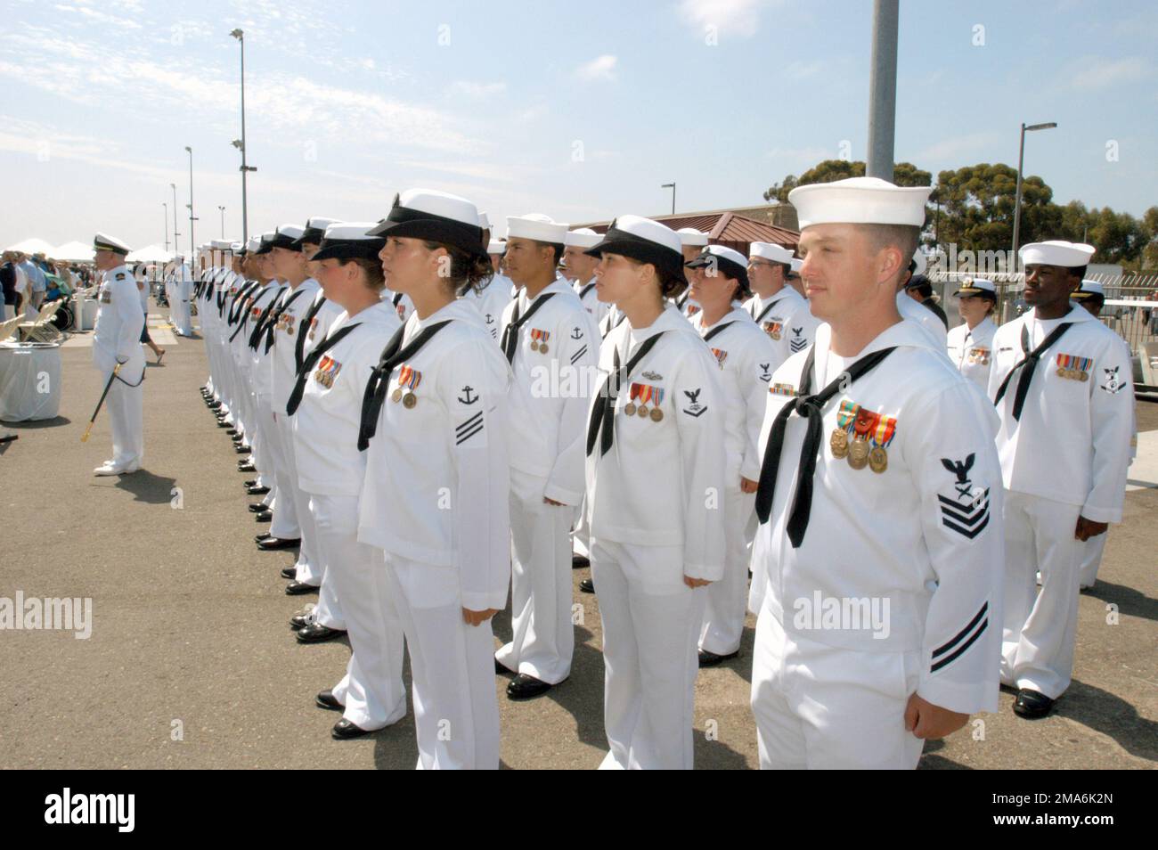 050730-N-3672K-081. Base: USS Halsey (DDG 97) Stato: California (CA) Paese: Stati Uniti d'America (USA) scena comando maggiore mostrato: DDG-96 Foto Stock