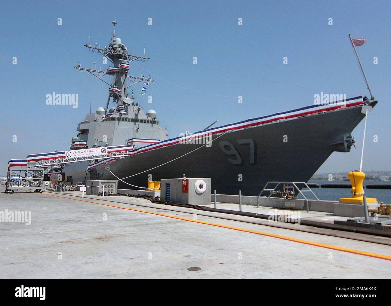 050729-N-4541B-001. Base: Naval Air Station, North Island Stato: California (CA) Paese: Stati Uniti d'America (USA) Scene Major Command mostrato: DDG-97 Foto Stock