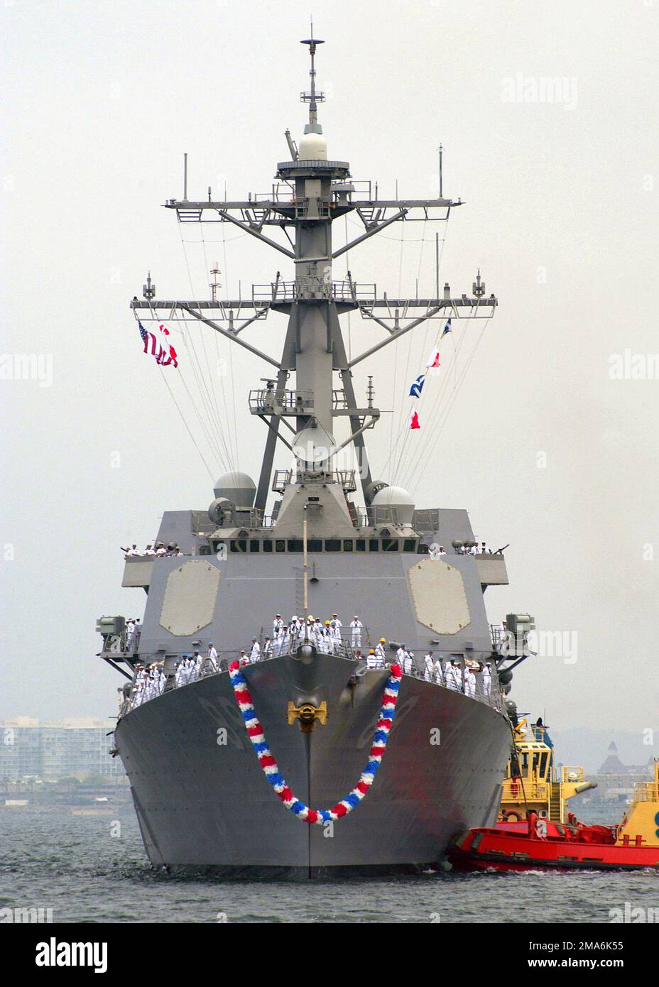 050801-N-1577S-031. Base: Naval Station, San Diego Stato: California (CA) Paese: Stati Uniti d'America (USA) Scene Major Command mostrato: DDG-89 Foto Stock