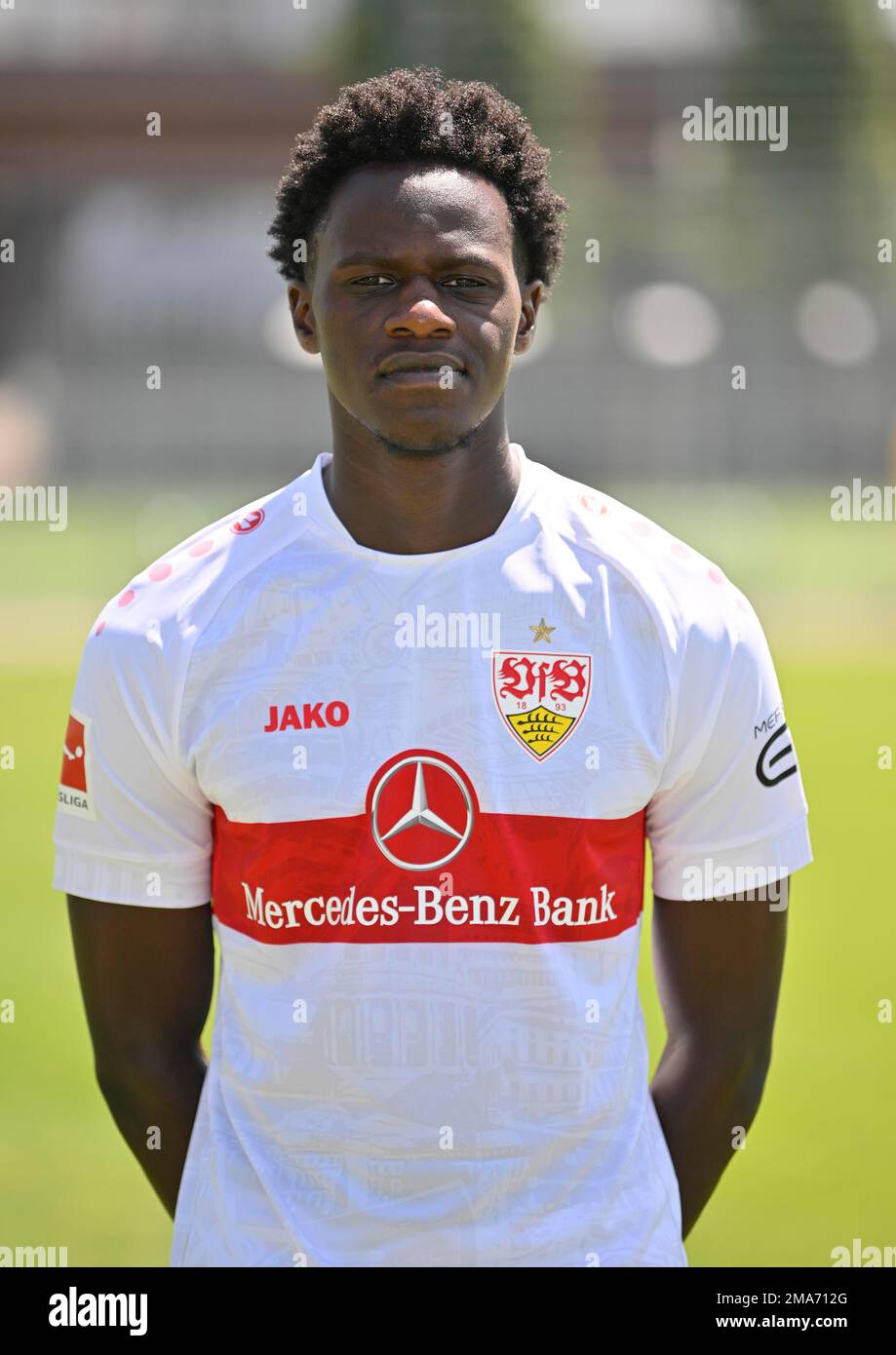 Naouirou Ahamada VfB Stuttgart Portraittermin VfB Stuttgart 2022 2023 Licence Player Calcio 1. Bundesliga Men GER Stoccarda 05. 07. 2022 Foto Stock
