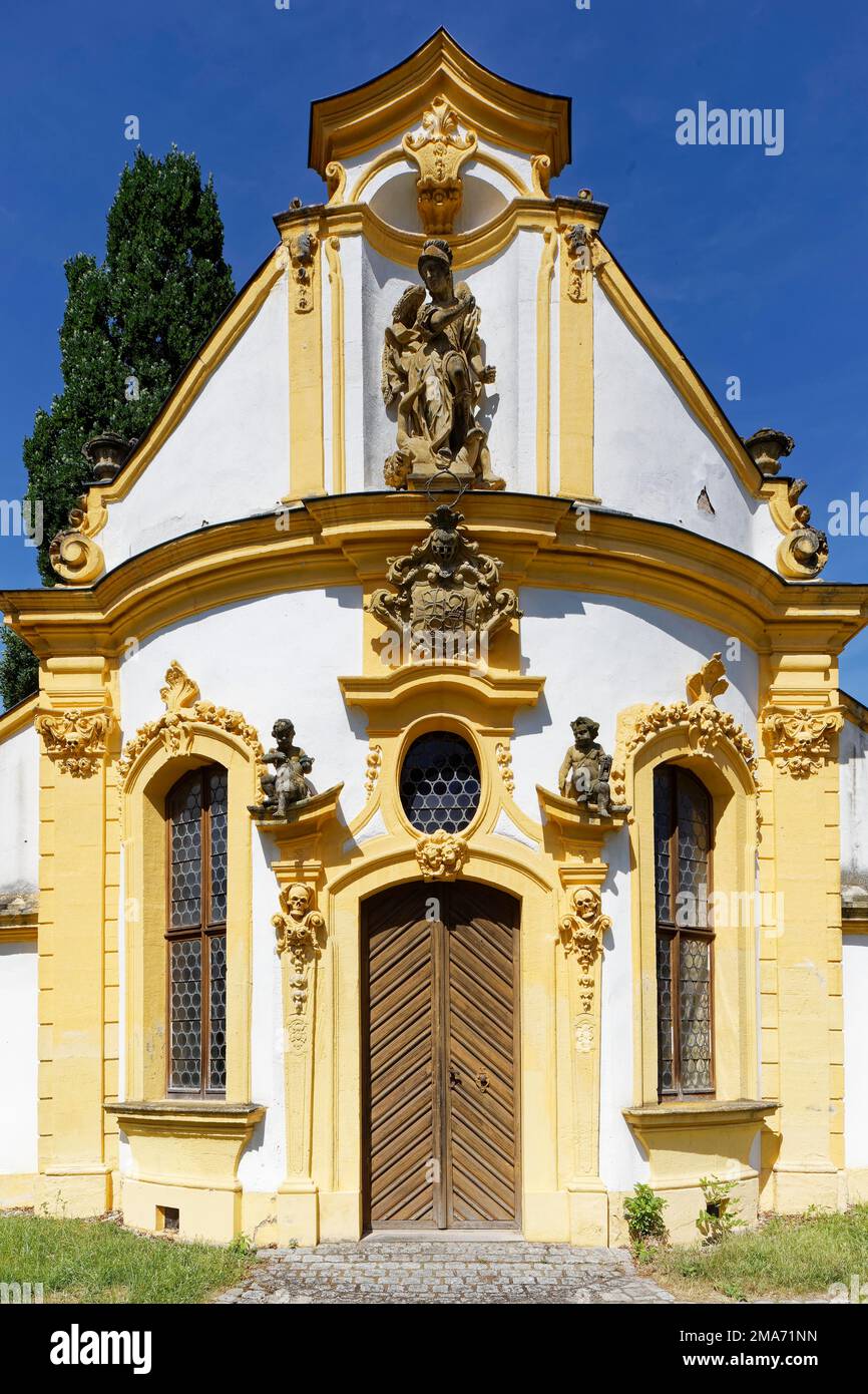 Facciata centrale Cappella Maria Hilf, costruita nel 1731, Barocca, Ellingen, Distretto dei Laghi Franconiani, Franconia media, Franconia, Baviera, Germania Foto Stock