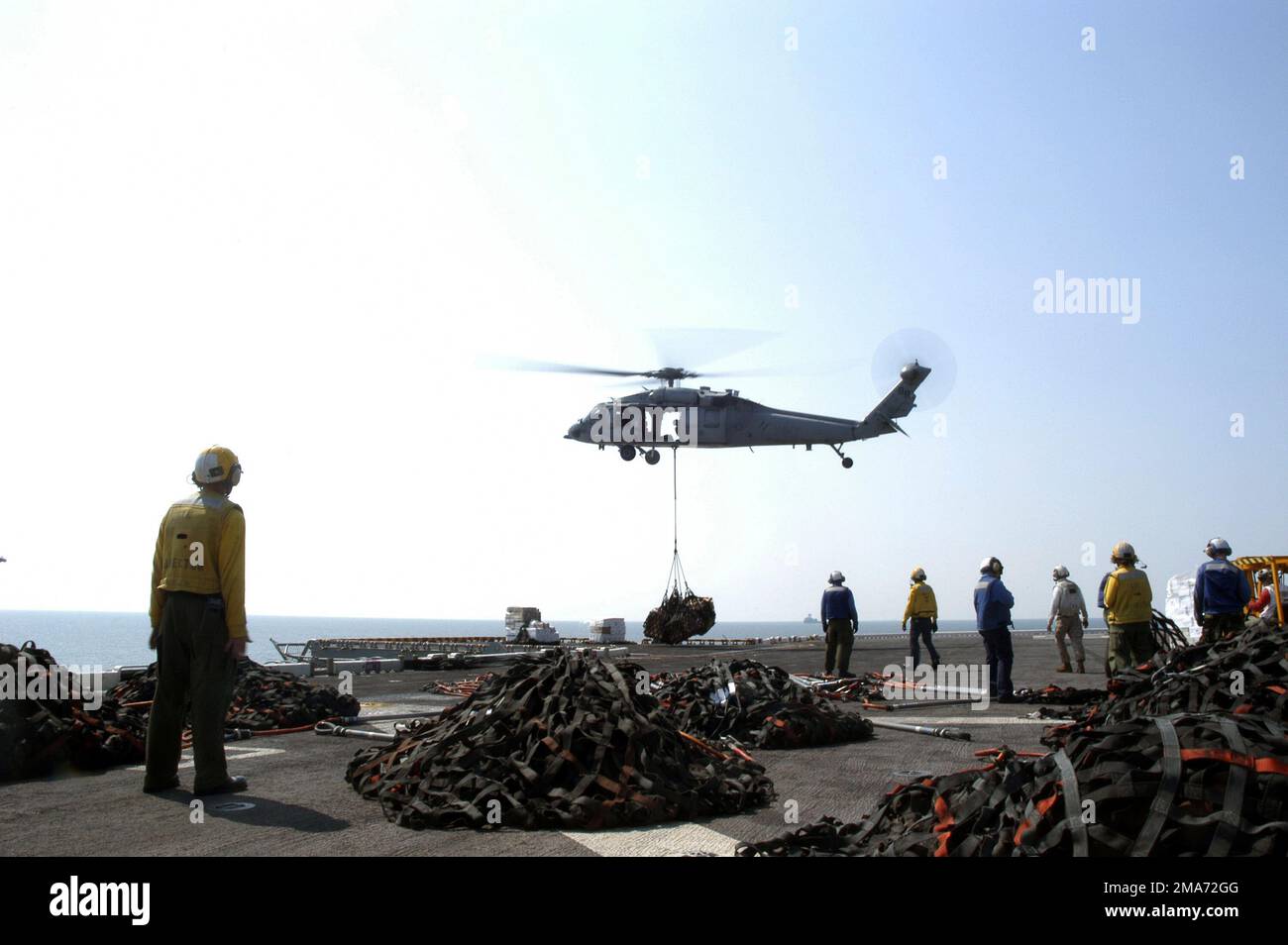 050910-N-4008C-049. Operazione/Serie oggetto: JOINT TASK FORCE (JTF) KATRINA base: USS Bataan (LHD 5) Foto Stock