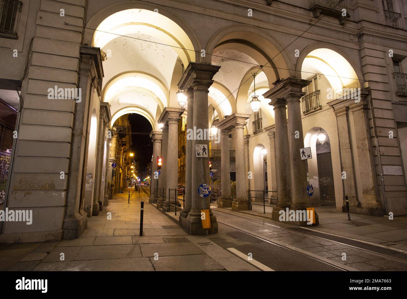 La città di Torino in Italia fotografata di notte Foto Stock