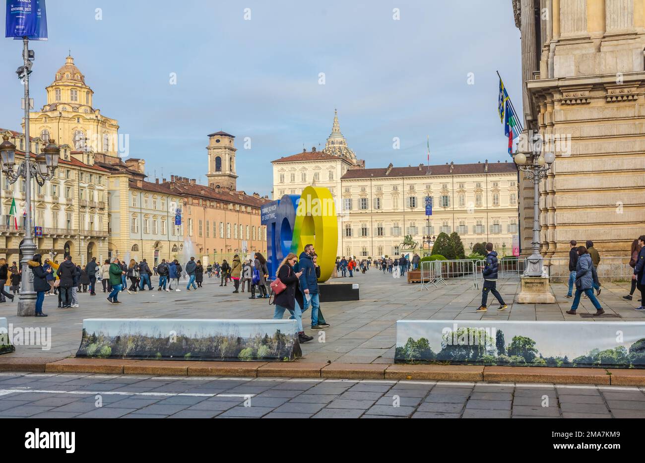 Piazza del Castello di Torino con Palazzo reale. Centro storico di Torino, Piemonte nel nord Italia, Europa Foto Stock