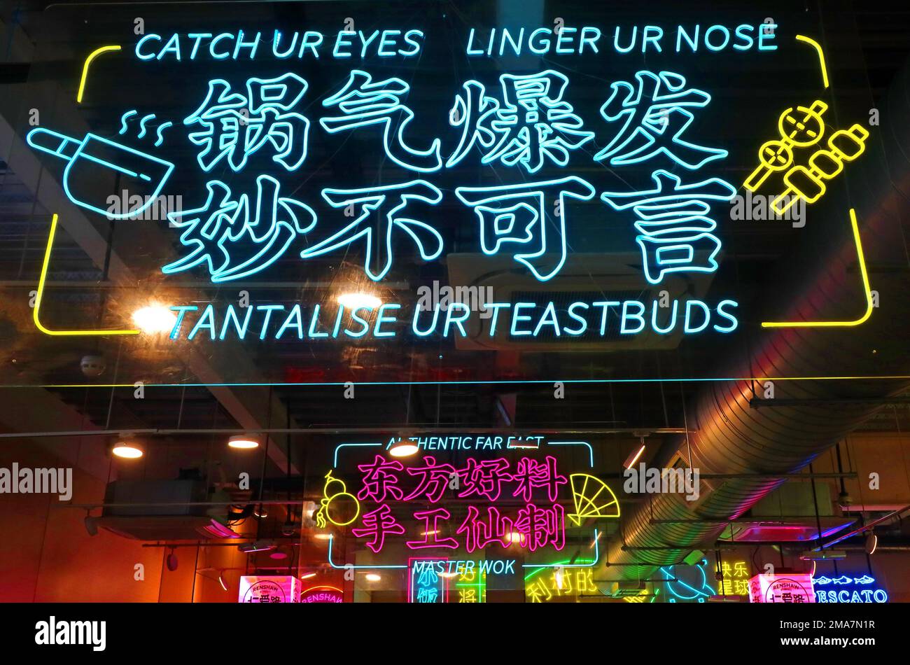 Food Market neon, 85-97 Renshaw Street, Liverpool, Merseyside, Inghilterra, Regno Unito, L1 2SP - asiatico-sala del cibo a tema Foto Stock