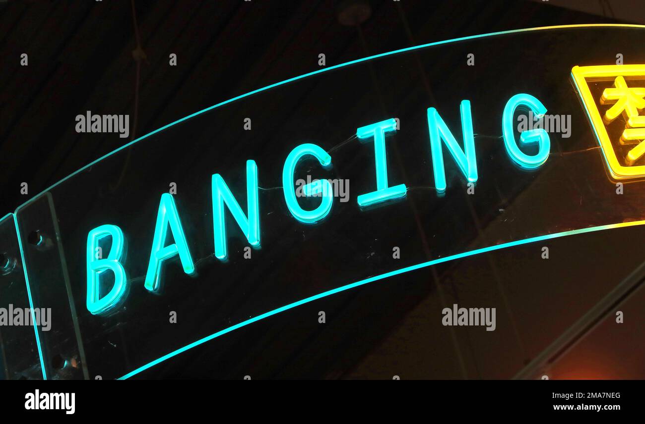 Food Market neon, 85-97 Renshaw Street, Liverpool, Merseyside, Inghilterra, Regno Unito, L1 2SP - asiatico-sala del cibo a tema Foto Stock