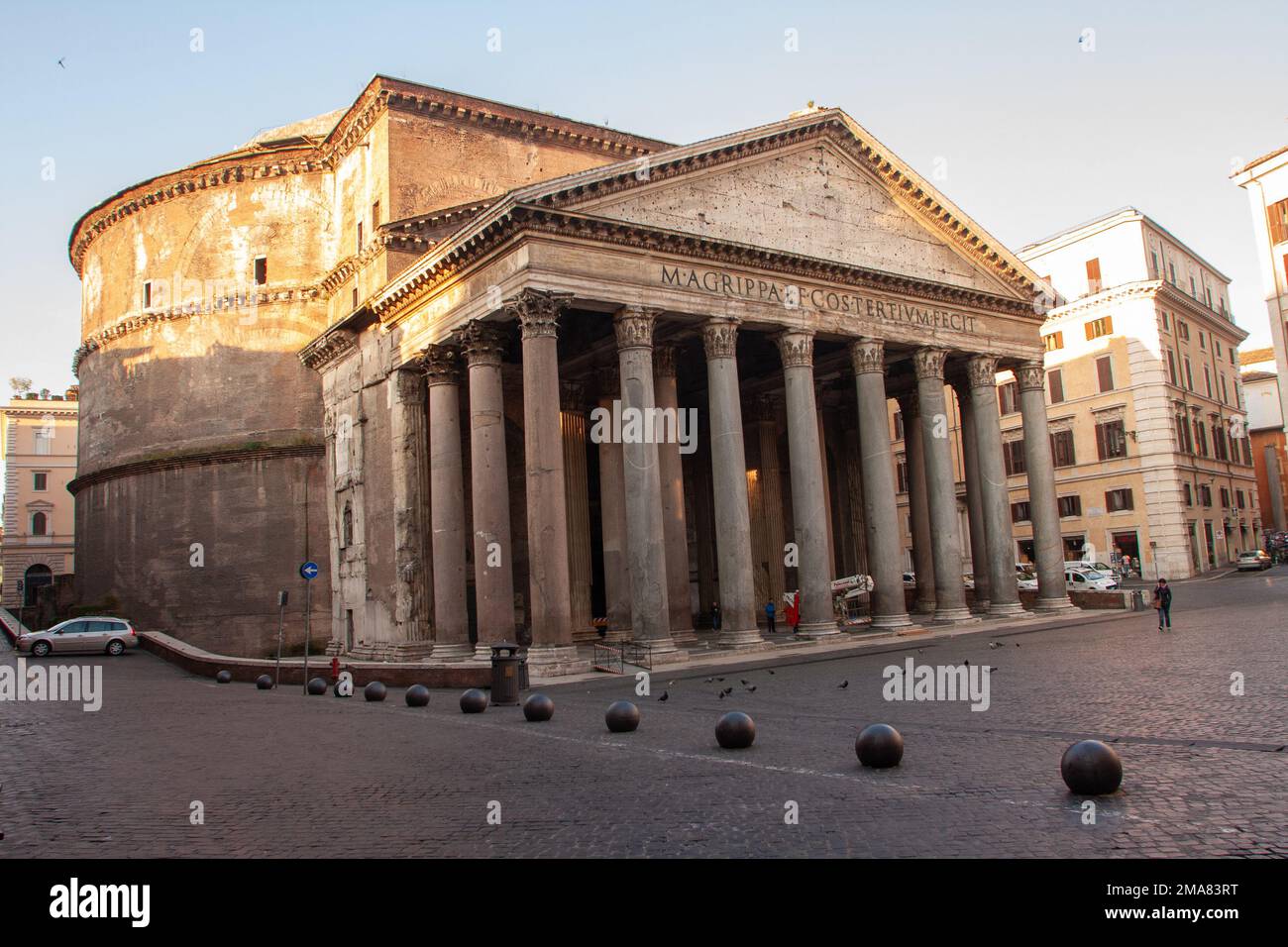Il Pantheon, costruito come tempio dedicato a "tutti gli dei del passato, del presente e del futuro" Roma Italia Foto Stock