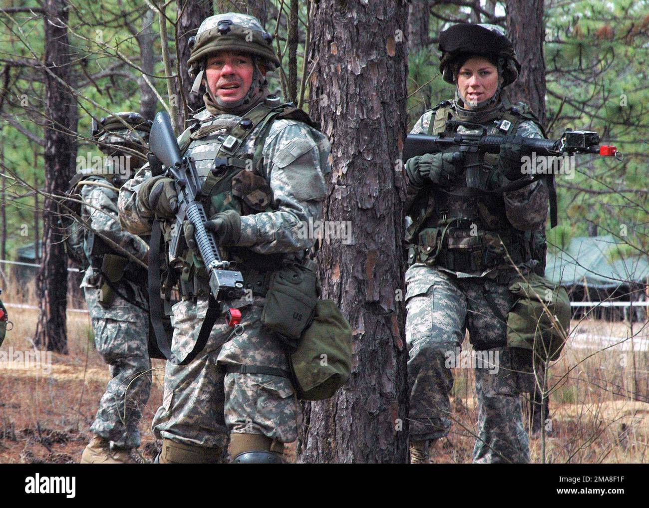 060323-N-0057D-085. Base: Fort Jackson Stato: South Carolina (SC) Nazione: Stati Uniti d'America (USA) Foto Stock