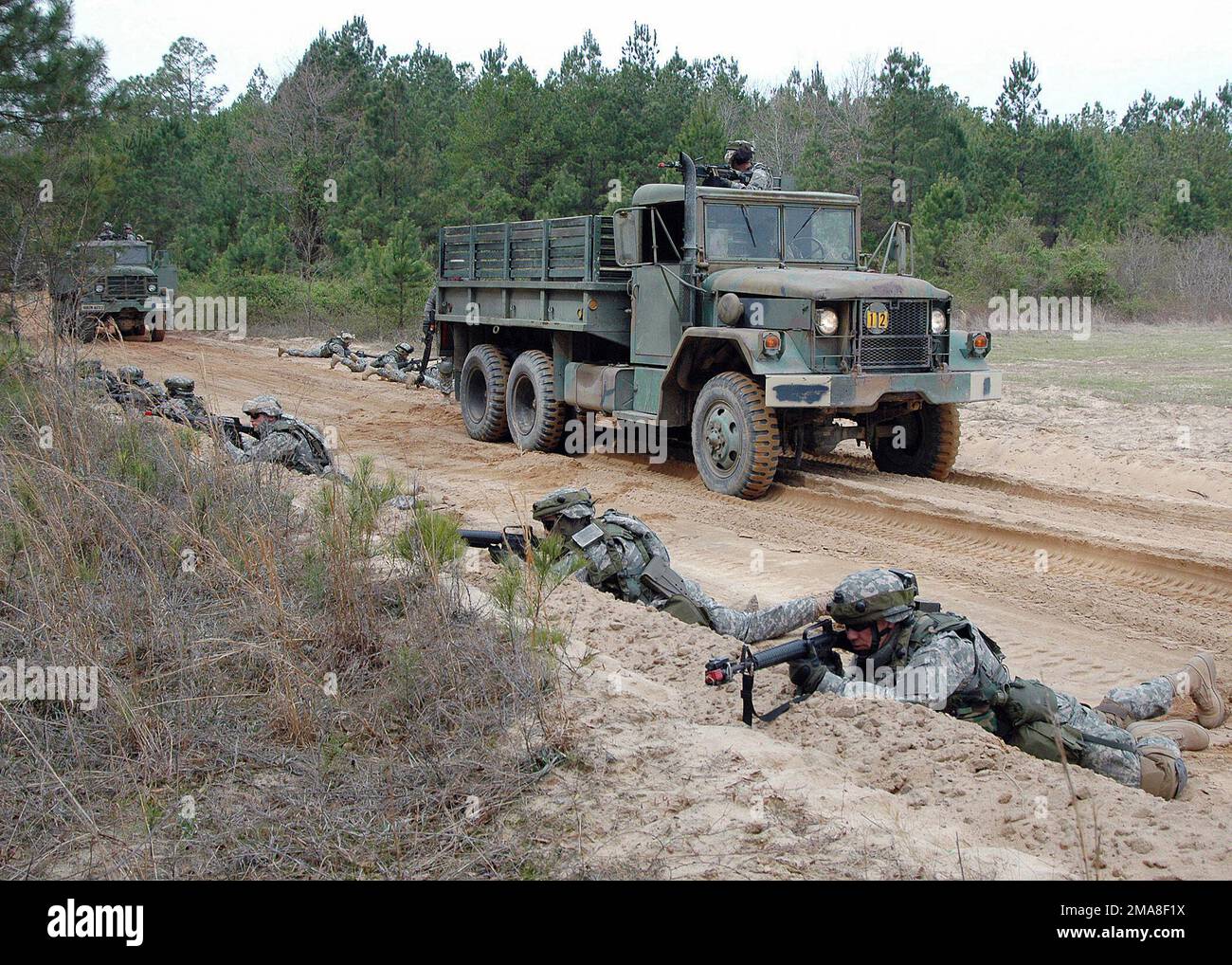 060323-N-0057D-103. Base: Fort Jackson Stato: South Carolina (SC) Nazione: Stati Uniti d'America (USA) Foto Stock