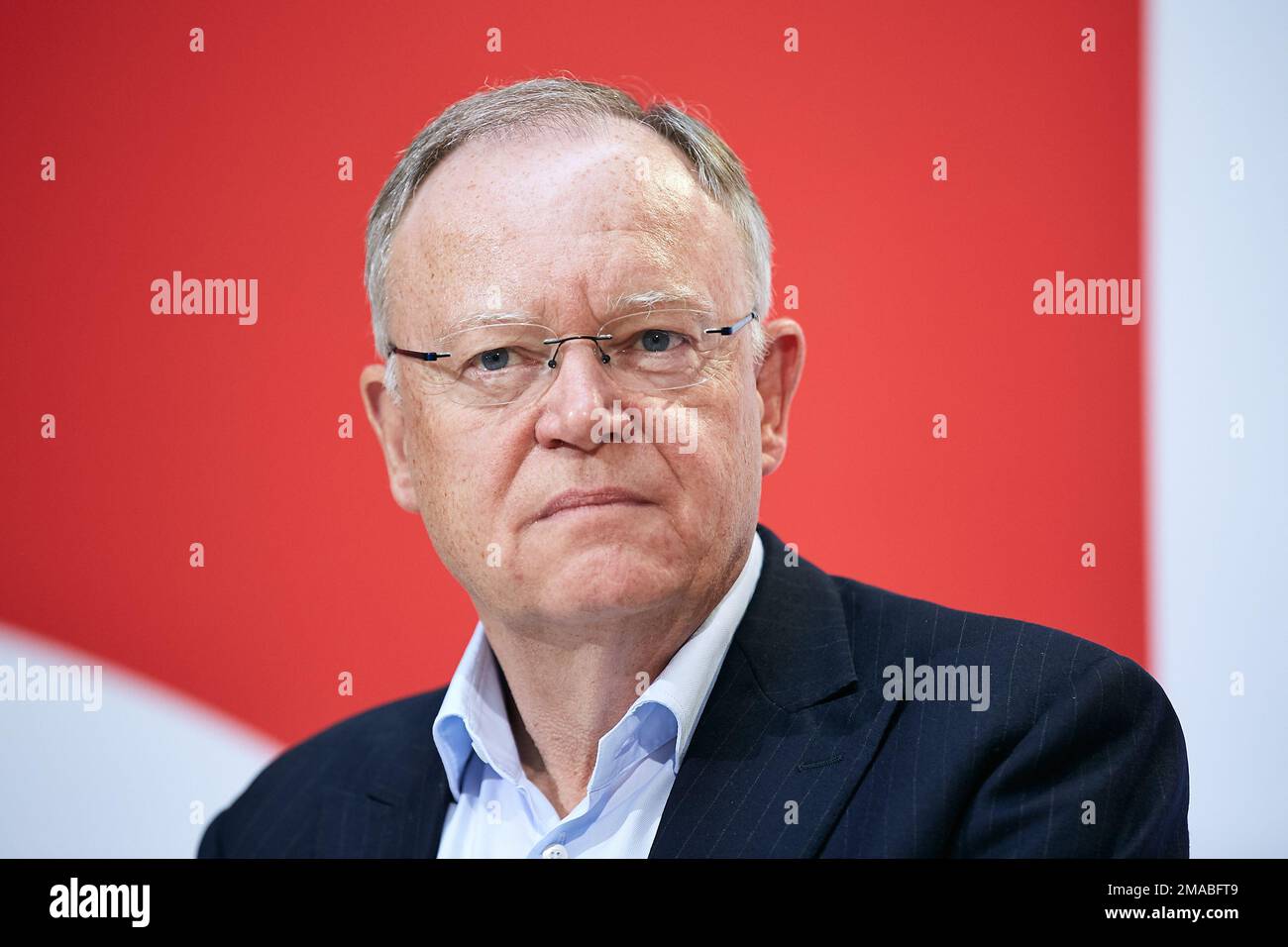 10.10.2022, Germania, Berlino, Berlino - Stephan Weil alla conferenza stampa sui risultati delle elezioni di Stato nella bassa Sassonia a Willy Brandt House. Foto Stock