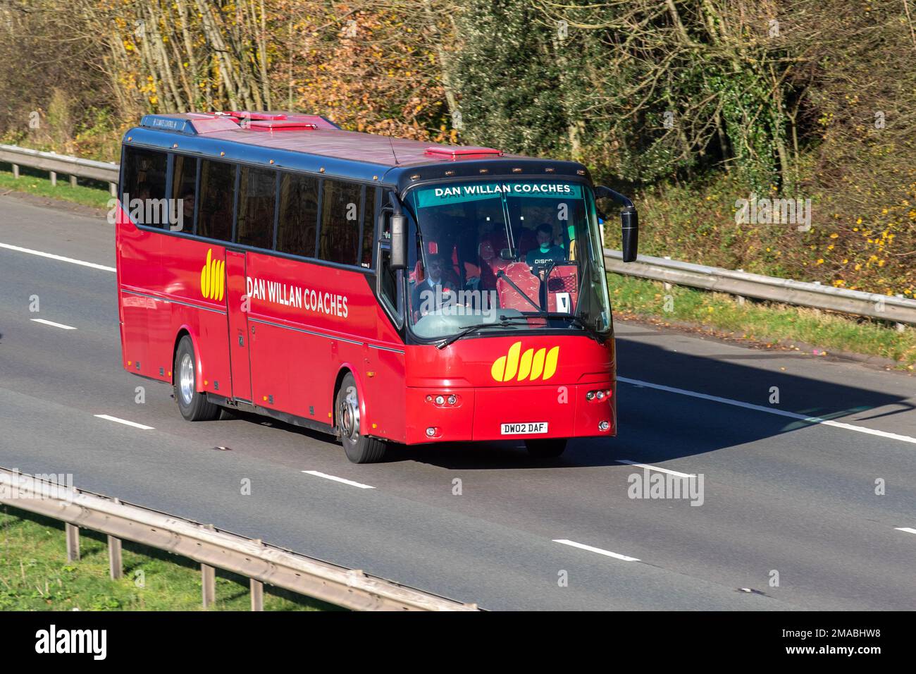 DAN WILLAN PULLMAN 20 Red Bova 2009 Red futura FH, PSV Single Deck Diesel 9200 cc viaggiando sull'autostrada M61, Regno Unito Foto Stock