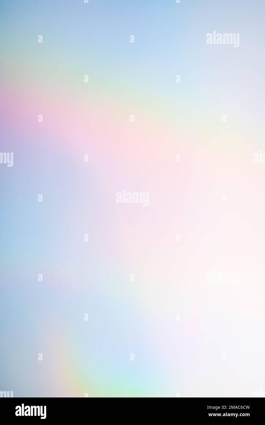 Sfondo ologramma arcobaleno verticale con colori iridescenti Foto Stock