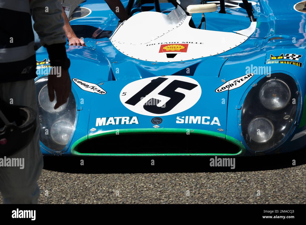 Questo sabato, 11 giugno 2022, Henri Pescarolo e Gérard Larrousse hanno preso il volante delle due vittoriose Matra 24 ore di le Mans nei primi anni 1970s. Foto Stock