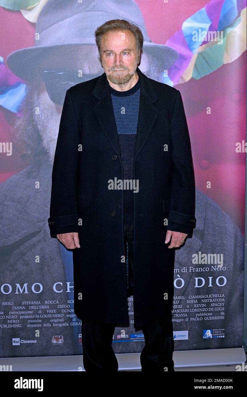 Roma, Italia. 18th Jan, 2023. Franco Nero partecipa alla fotocall di 'uomo che Disegnò Dio' al Cinema Adriano il 18th gennaio 2023 a Roma. Credit: dpa/Alamy Live News Foto Stock